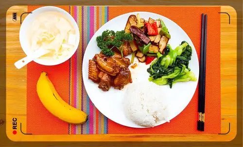 红绕肉,辣子鸡……汉唐餐厅专心做好一顿午饭 - 美篇