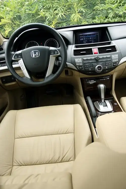 图片 新浪试驾广州本田第八代雅阁