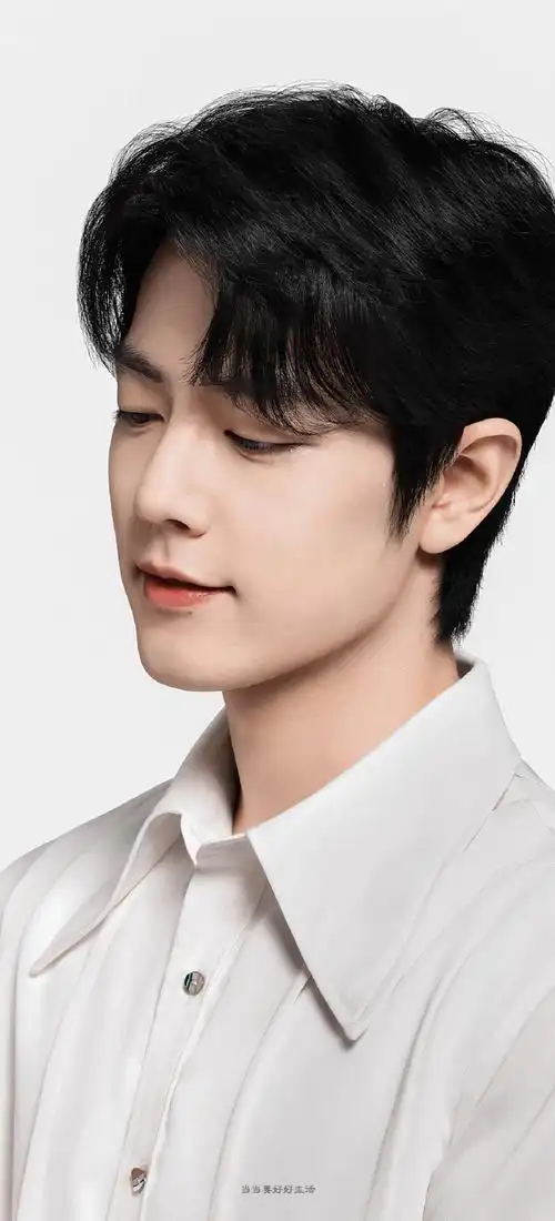 肖战得闲谨制围读上班路透##肖战顺顺利利##肖战