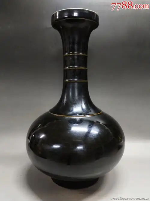 乌金釉赏瓶