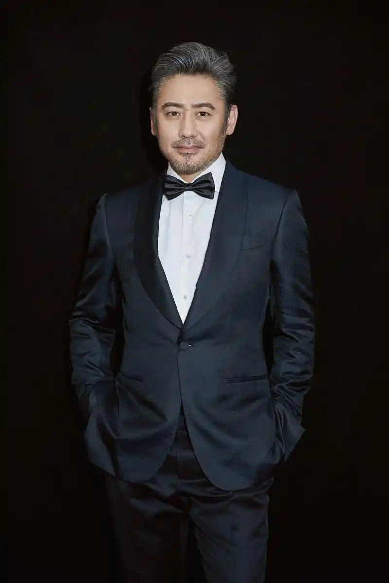 吴秀波西装写真高清图片,明星,明星,写真,高清,帅气,吴秀波,演员,西装