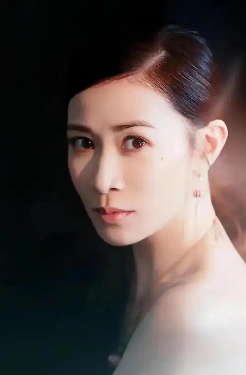 佘诗曼:楚楚动人,唯美清纯写真!__财经头条