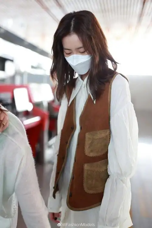 机场真街拍##刘雯