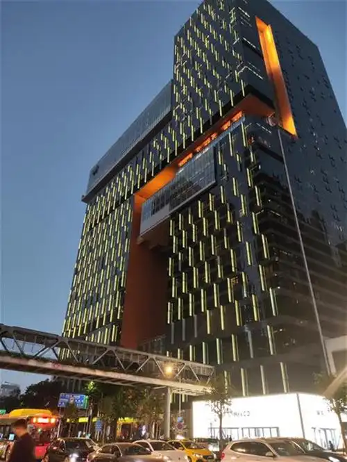 实探停业整顿传言中的广州w酒店目前仍正常营业工作人员称18日起暂停