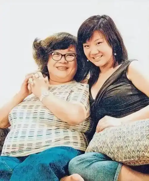 亲爹郑少秋漠视数十年,他却待郑欣宜如亲女!