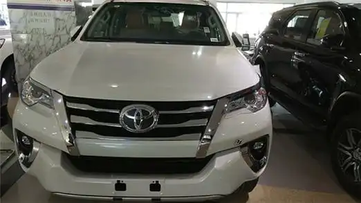 2023款丰田穿越者27对比霸道2700如何