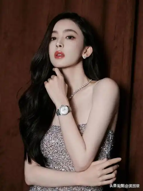 古力娜扎大胆挑战"金丝裙",化身妖艳舞娘,这颜值和身材绝了!