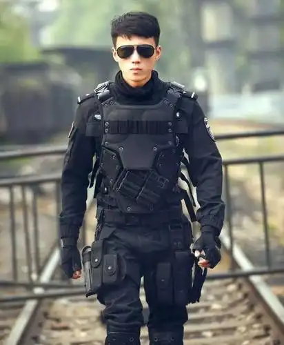 又帅又飒!丽水这位帅哥特警,走向全国