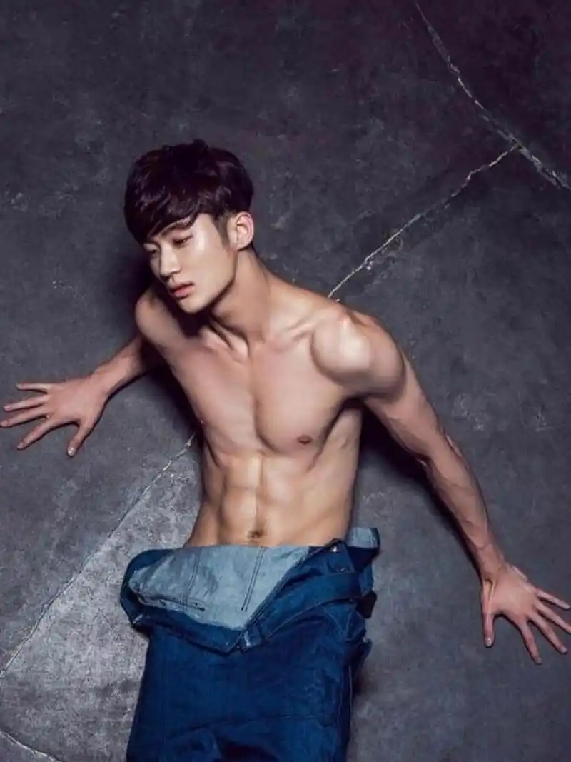 肌肉很好长吗?为什么他们都那么状美!#金秀贤