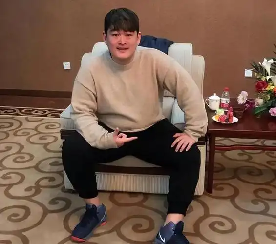 女儿倒贴男友千万,儿子挥金如土,赵本山为何培养不出"郭麒麟"