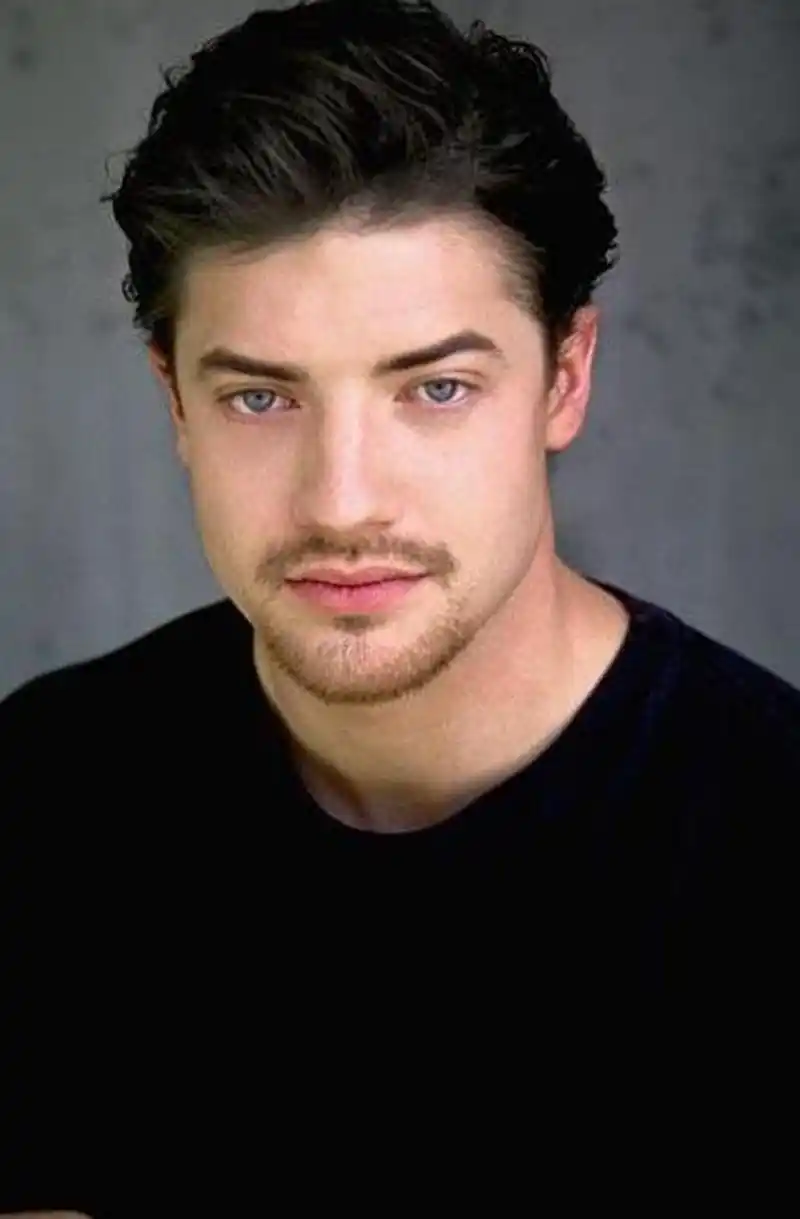 好莱坞的一代男神——布兰登·费舍(brendan fraser),曾凭着立体的