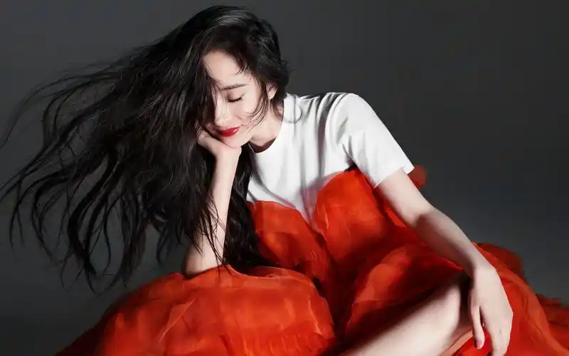 红秀grazia封面视频 | 第398期 | 杨幂 棱角还在