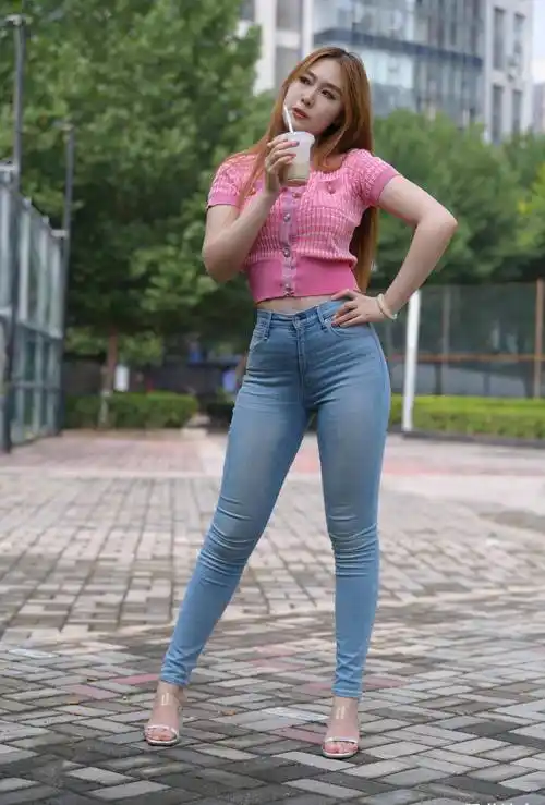 女生,在有些男人的眼中,时尚魅力一点都不输给模特_身材_姐姐_时候