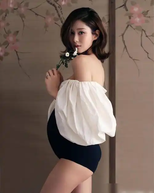 谁是最美孕照的香港女艺人倪晨曦岑丽香都没她漂亮