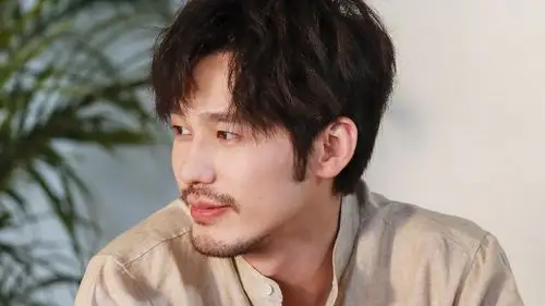 帅哥明星白宇桌面壁纸第8张