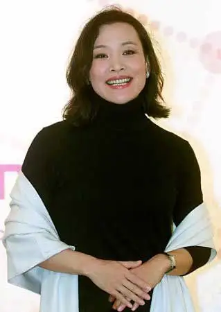 陈冲准备和赵薇合作电影 被叫大龄女星很无奈