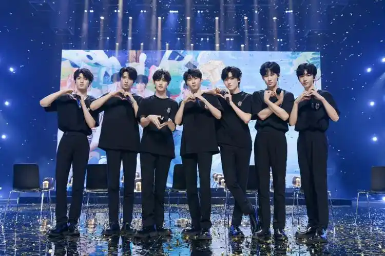 时代少年团 图源官博(时代少年团),我只是个勤恳的搬运工 抱图请随意