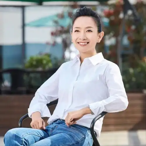 主持人王芳:嫁给大15岁的教授,为婚姻做的一切牺牲都不后悔