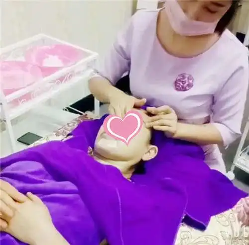 美容院加盟店顾客对芳享颐颜芳疗刮痧项目喜爱有加