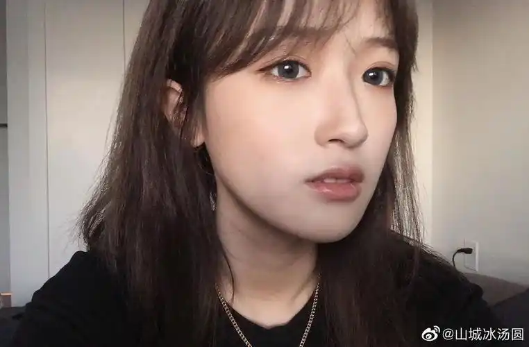 来看严浩翔女装