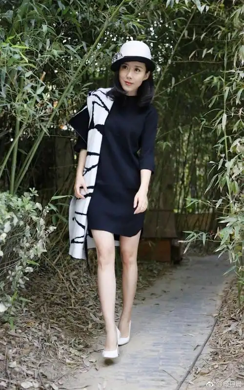 " 67676767 图:颜丹晨 6767676