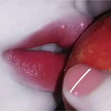 心形嘴唇女生头像 女生头像图片大全 -【爱个性】