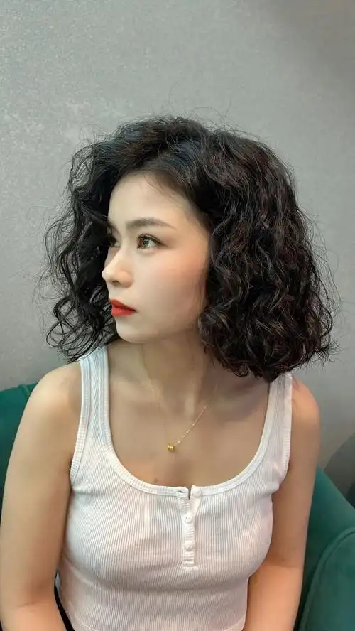 最火女士短发14款,烫卷剪短美美哒,看着很心动插图1