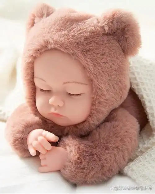 男婴被喂水呛咳死亡父亲以为其睡着