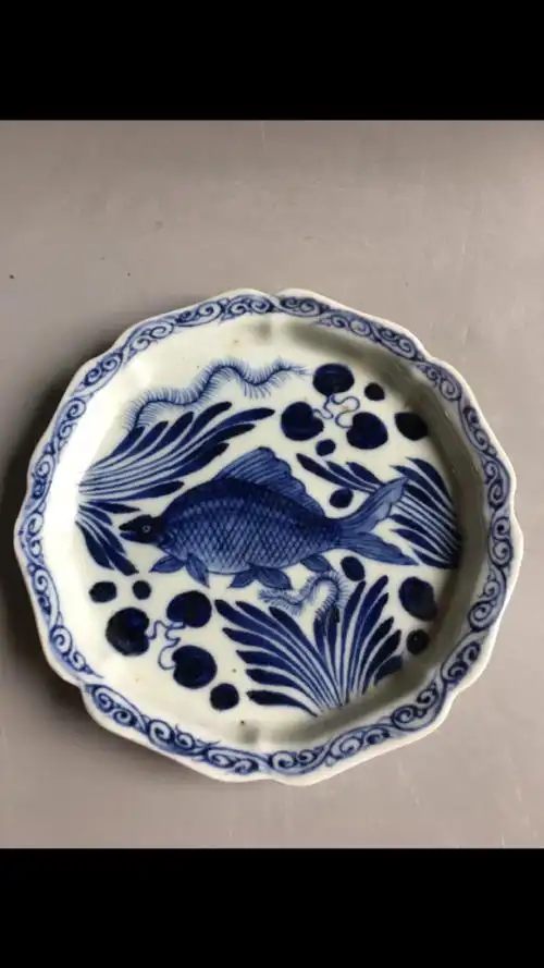 明代,青花花口鱼盘