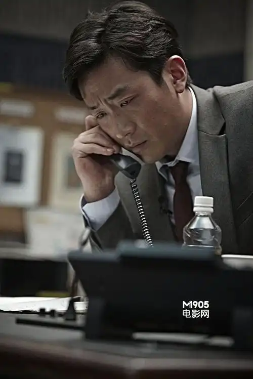 韩片《恐怖直播》曝剧照 河正宇表情演技受期待_海外爆料_图集_电影网