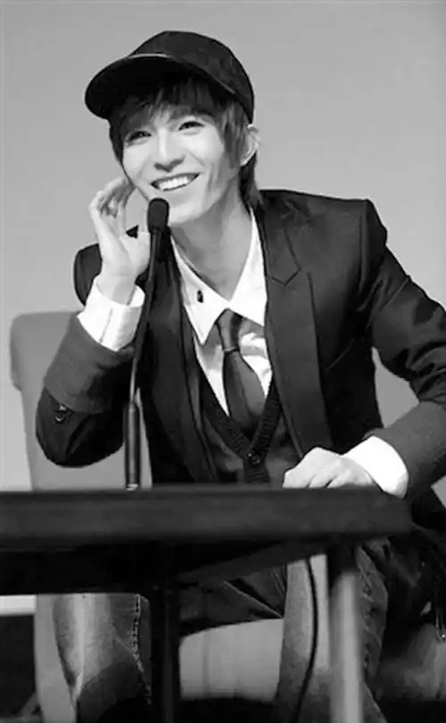 "抄袭大王"郭敬明,终于为自己的傲慢付出了"代价"_上海_生活_创作