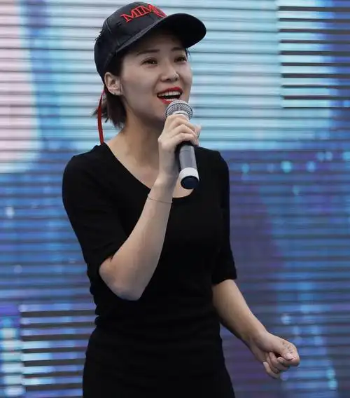 云朵四川威远相约婆城公园春天花城