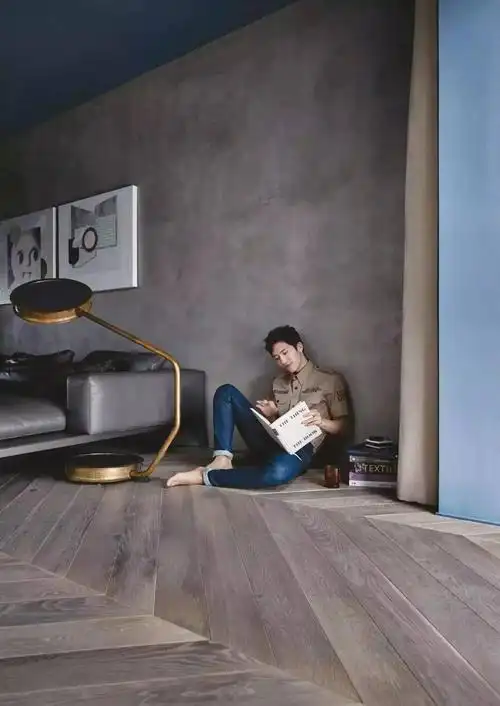 井柏然新家首登杂志闪瞎眼尽显冷峻工业风