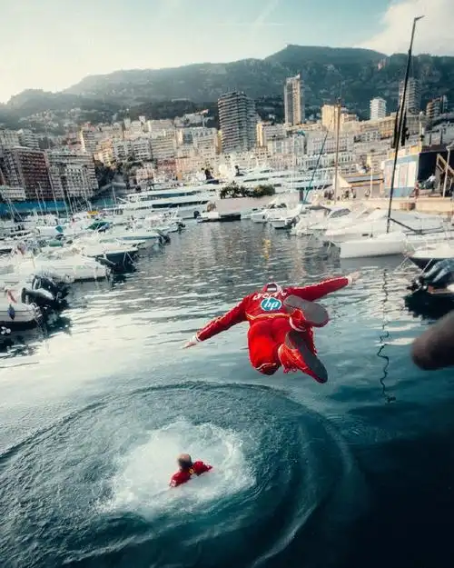 2016年,他将自己的gp3年度冠军献给了自己的教父jules bianchi