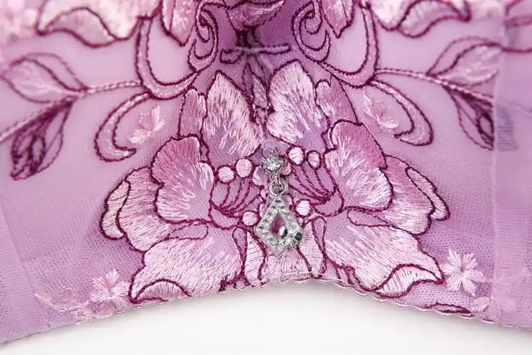 文胸防走光大码文胸薄胖mm刺绣蕾丝抹胸聚拢胸罩调整型士内衣批 粉色