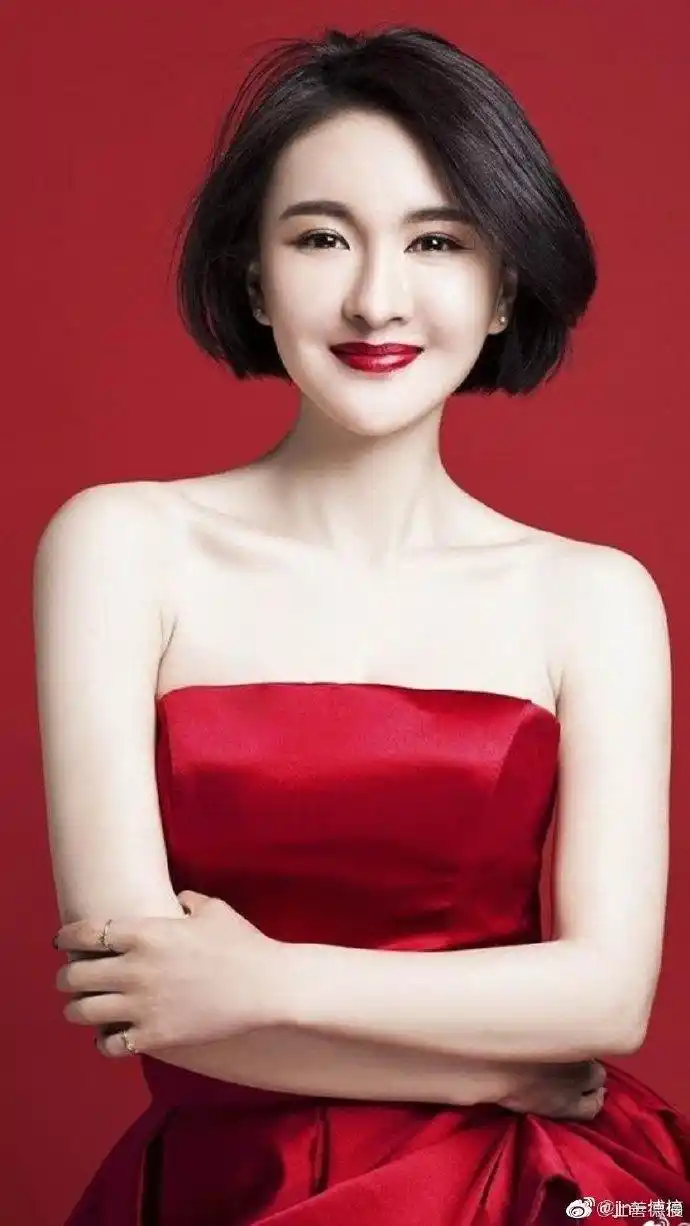 我们无法回避现实的平凡,更无须沉迷在对未来的幻想.