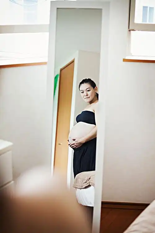 孕妇,站立,正面,镜子,腹部