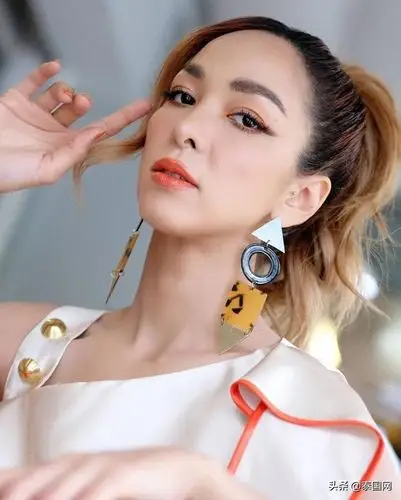 检疫后不隔离却外出游玩 泰国女星sara遭批