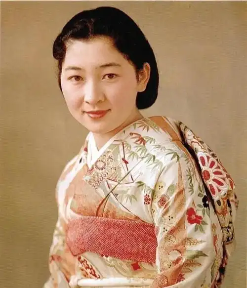 明仁皇后美智子用一生完美地诠释了什么叫独立与优雅