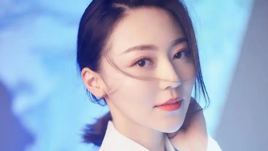 内地明星黄梦莹明星风尚壁纸