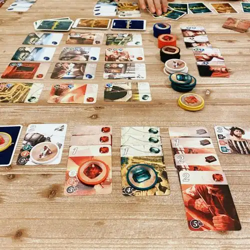 太贵-想找暧昧对象见一面,看电影太亲密,吃饭怕尴尬-那你还不来玩桌游