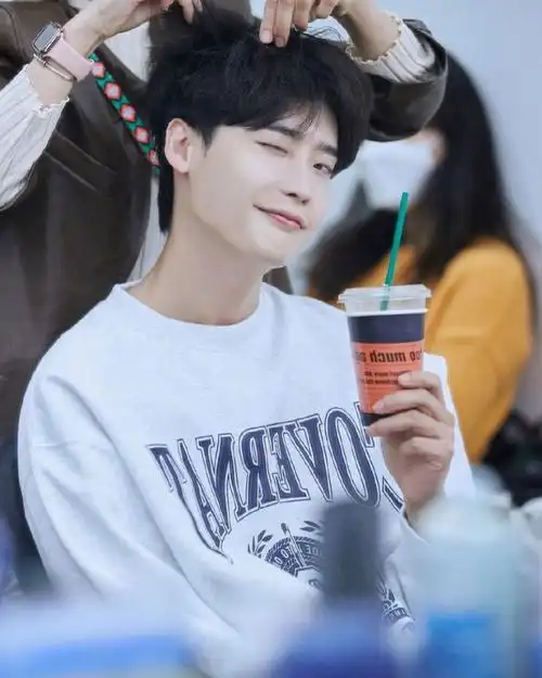 李钟硕帅哥的wink