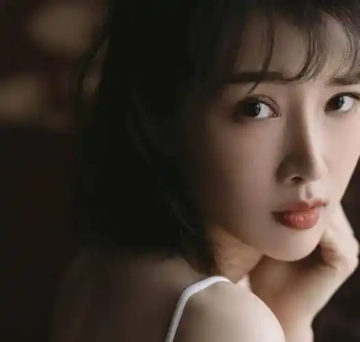 俏花冠 九零后里喜闻乐见的影视丽人-奚望_电视剧_中国_一角