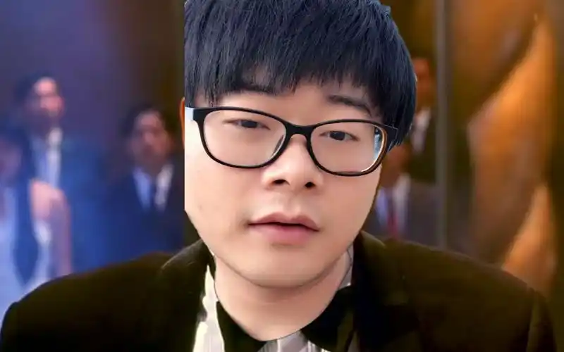 lol小智,豪赌一场输了500欢乐豆,龙哥五年的工资啊,气得手机都捏坏了