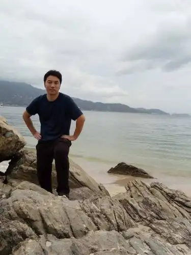 40岁离异男征婚照片(id:476303)_广东深圳征婚交友_我主良缘网