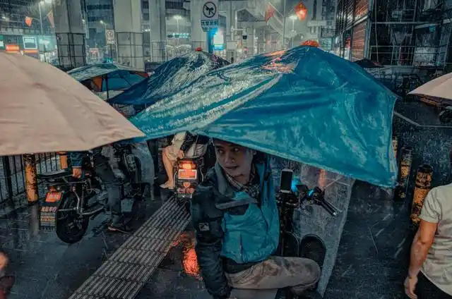 可以让我在极短的时间内体验和观察目击到那些各式各样的生活场景