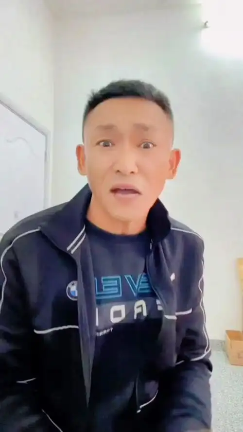 搞笑#幽默搞笑 #创作人计划 #抖音小助手 @爆笑三江锅 @九红哥