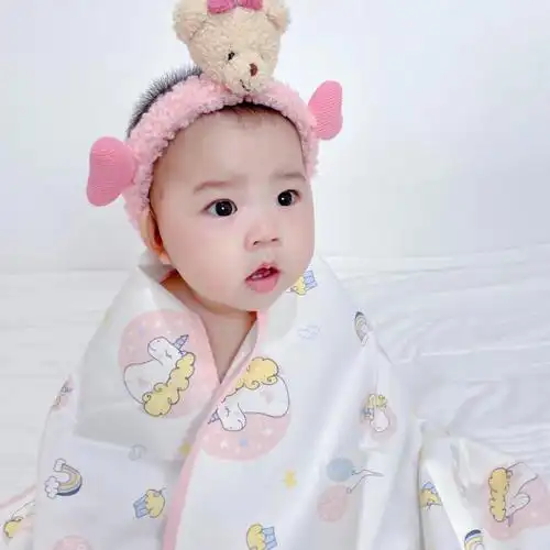 大眼睛长睫毛白皮肤女宝宝一接一个准