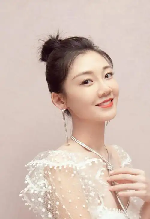 《芳华》过去六年了,冯小刚亲选的"三美",如今差距这么大