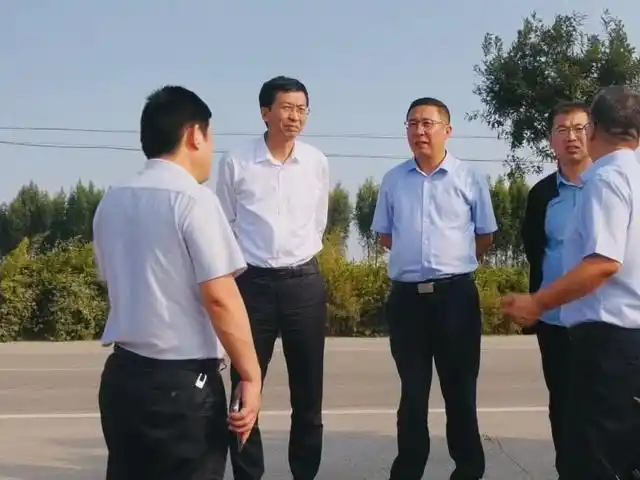 9月15日,县委副书记,县长王峰在山西固废资源化利用交通科技园和百金